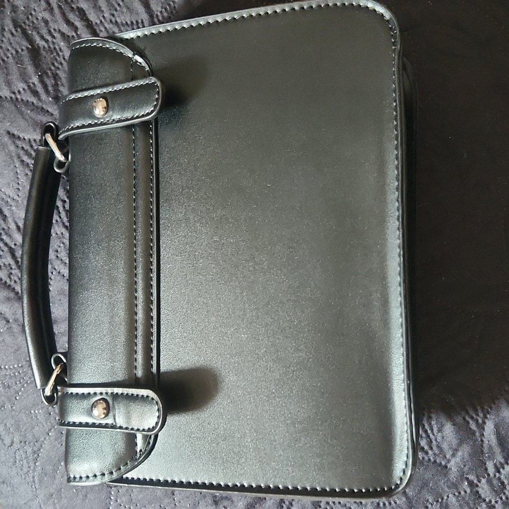 Banned Black Quilted Handbag with Silver Pentagram - Picture 4 of 5